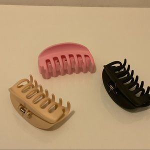 NEVER USED, GOODY PLANET - claw clips